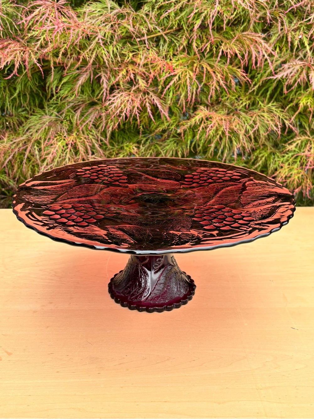 L.E. Smith Grapes & Leaves Amethyst Pedestal Cake Stand